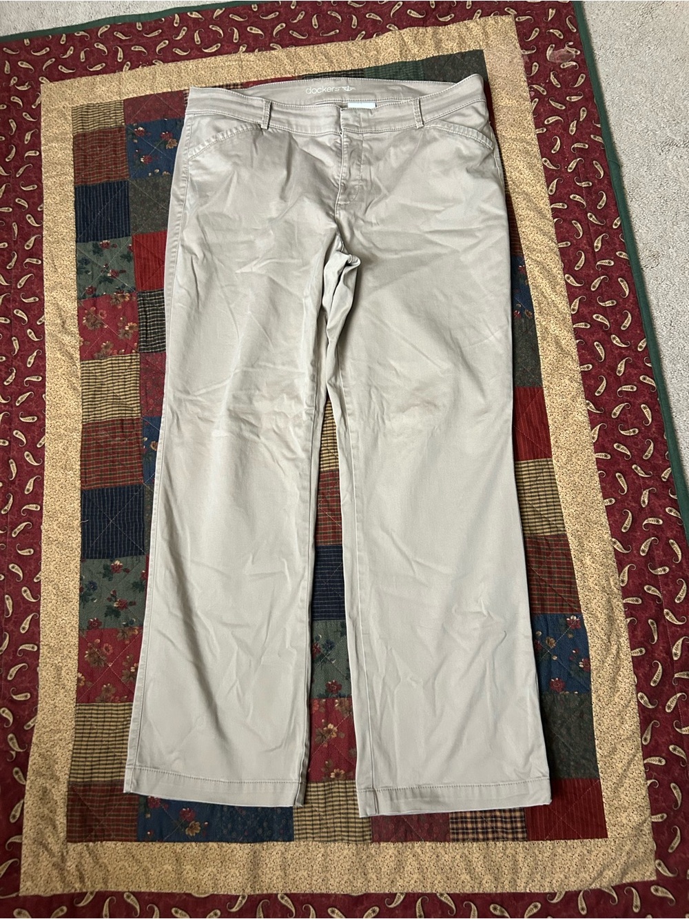 Levi Dockers Women’s Khaki Pants - Size 14 Short